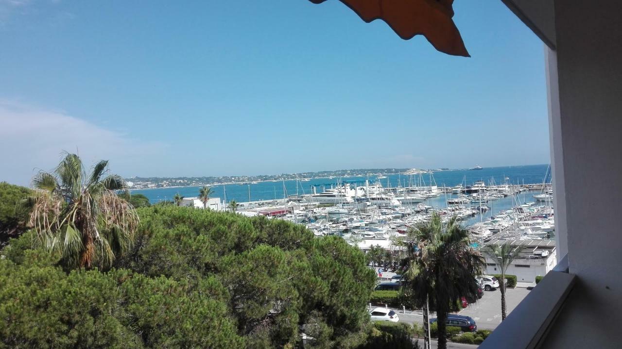 Grand Studio Climatise En Bord De Mer Avec Parking Securise 골페주앙 외부 사진