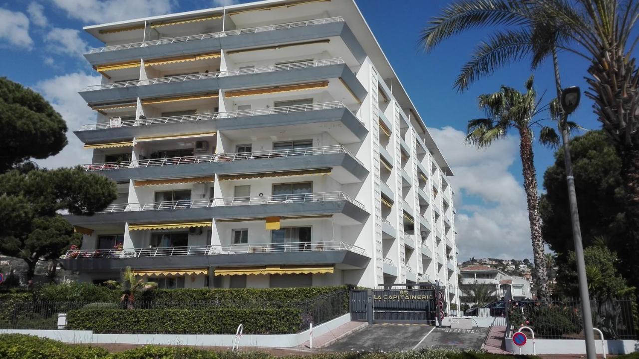 Grand Studio Climatise En Bord De Mer Avec Parking Securise 골페주앙 외부 사진