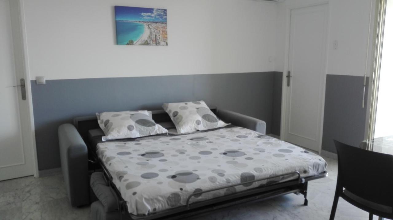 Grand Studio Climatise En Bord De Mer Avec Parking Securise 골페주앙 외부 사진